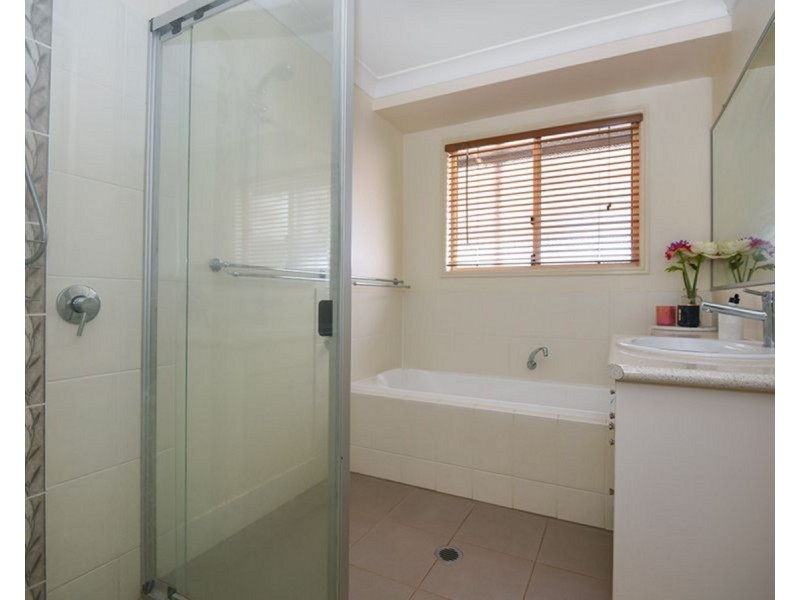18 Honeyeater Drive, Highfields QLD 4352