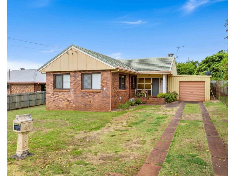 9 Murray Street, North Toowoomba QLD 4350