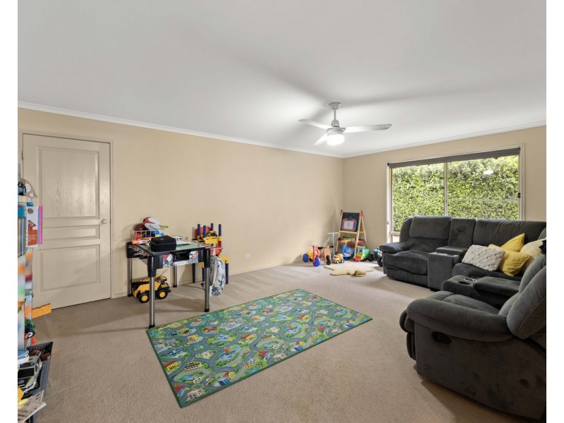 92 Peters Road, Meringandan West QLD 4352