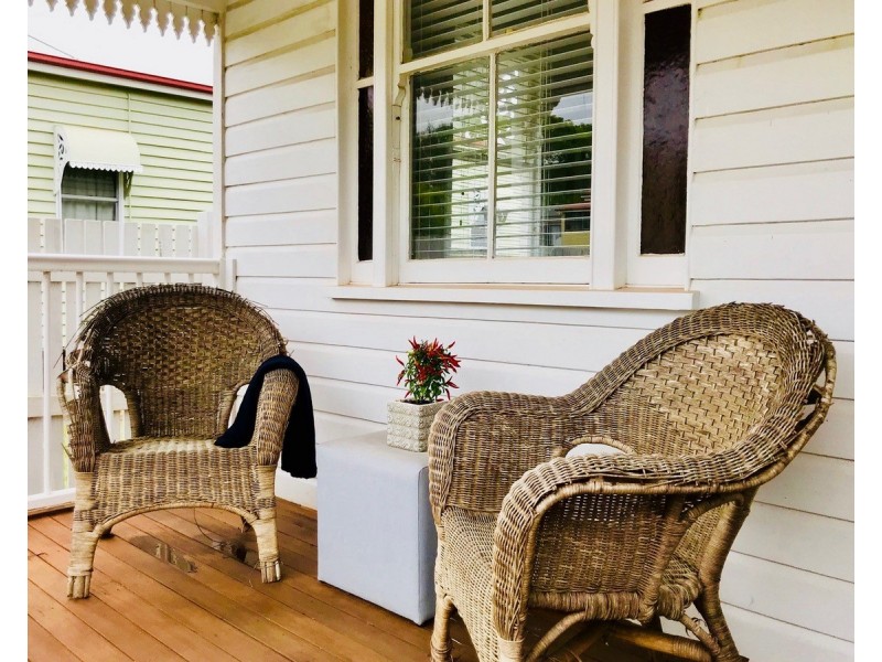 36 Rhyde Street, Mount Lofty QLD 4350