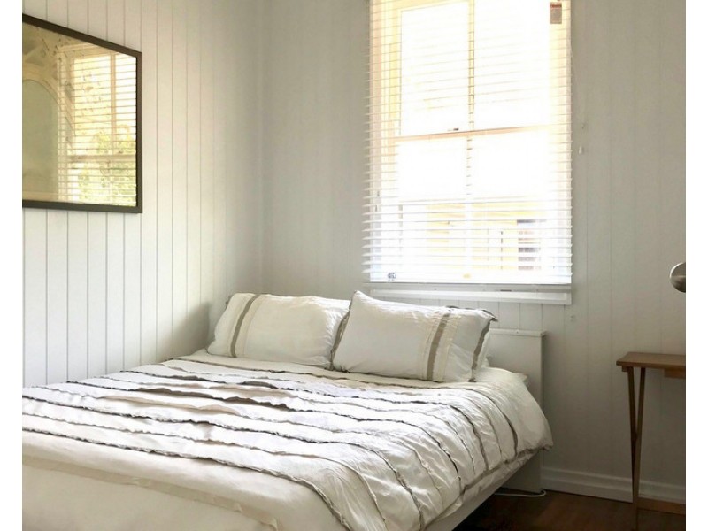 36 Rhyde Street, Mount Lofty QLD 4350