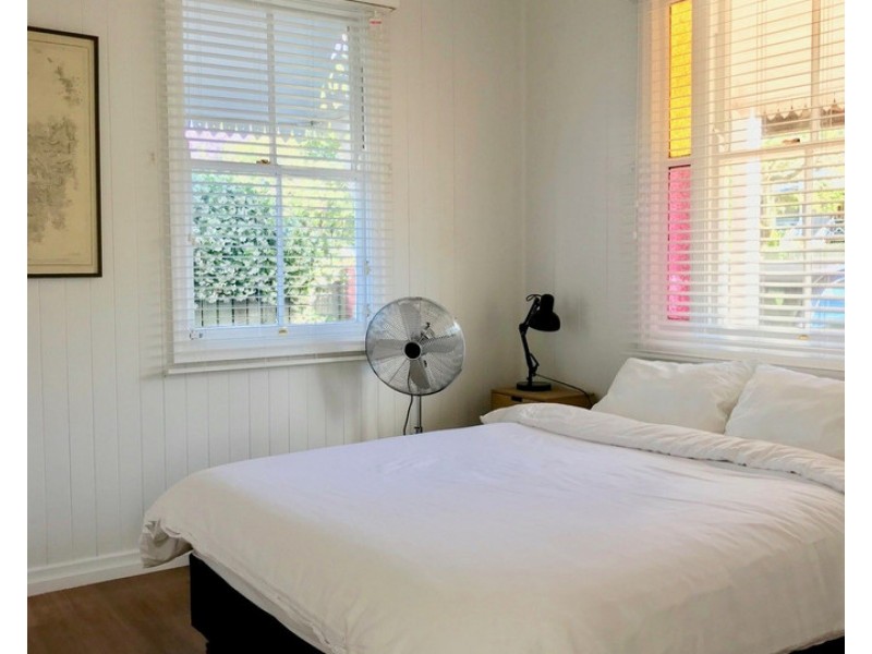 36 Rhyde Street, Mount Lofty QLD 4350