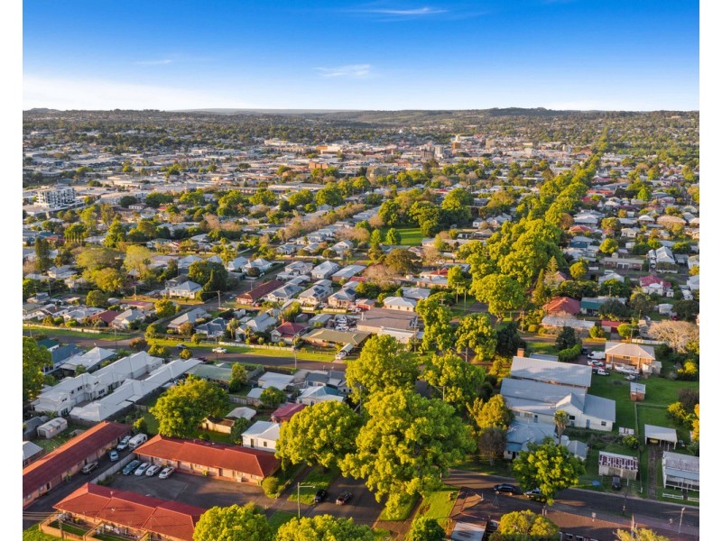 281 Hume Street, South Toowoomba QLD 4350