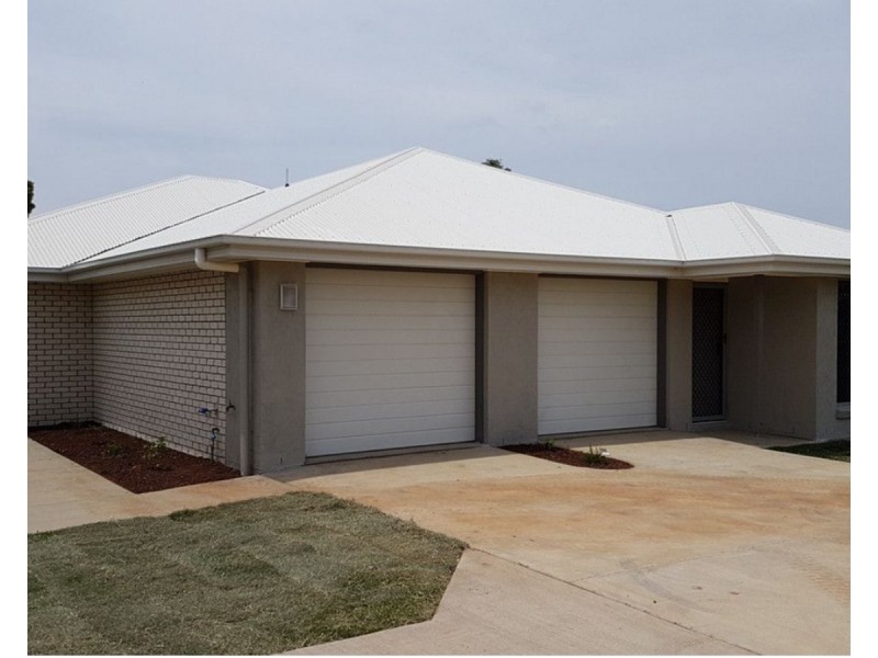 2/23 Alpine Court, Cranley QLD 4350