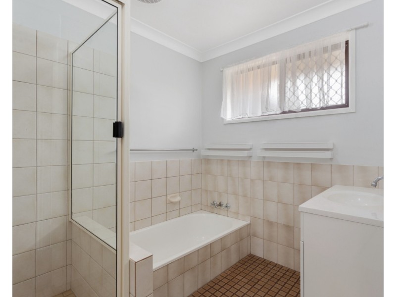 18 Panda Street, Harristown QLD 4350