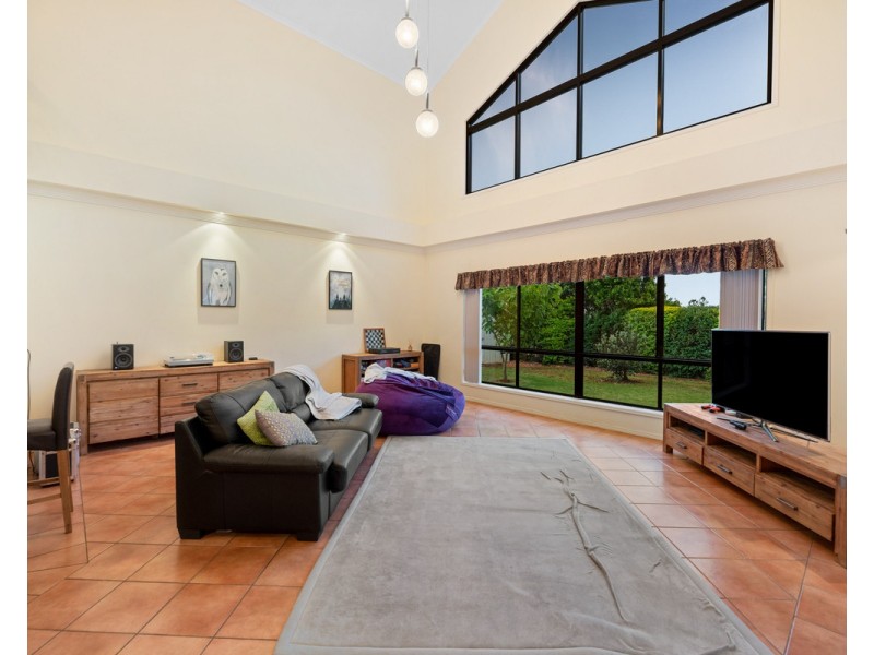 7 Georgina Court, Kearneys Spring QLD 4350
