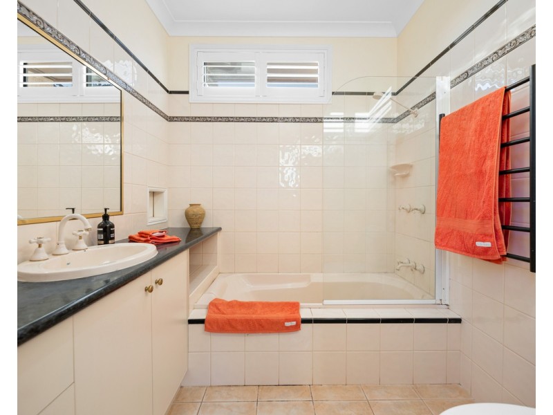 7 Georgina Court, Kearneys Spring QLD 4350