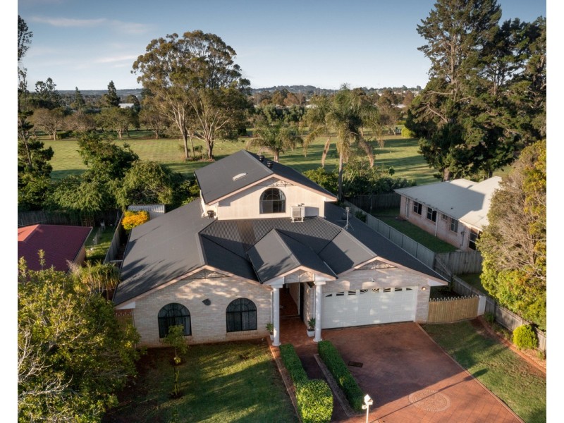 7 Georgina Court, Kearneys Spring QLD 4350