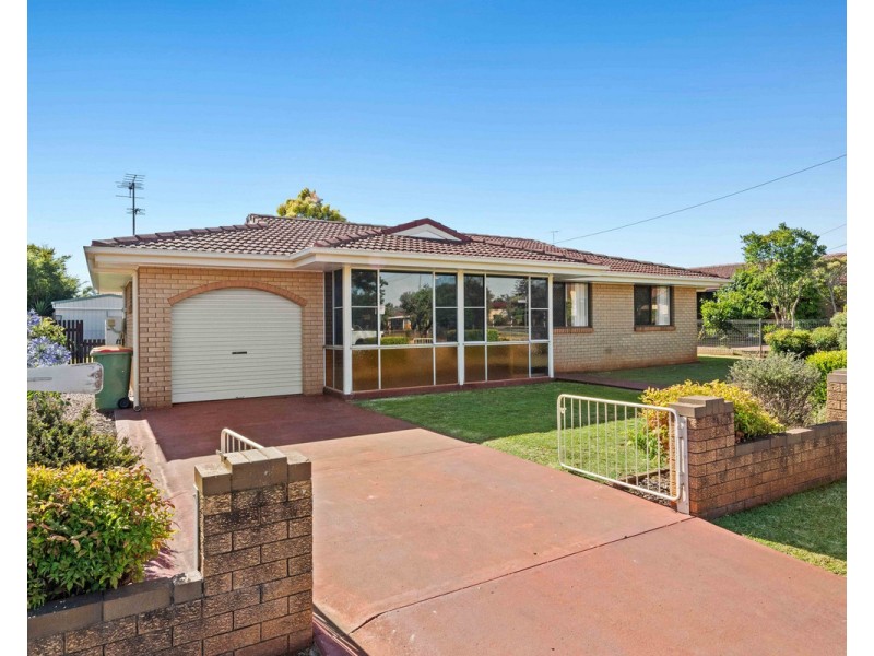 21 Denyer Street, Wilsonton QLD 4350