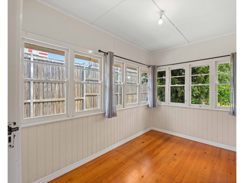 255 Bridge Street, Newtown QLD 4350