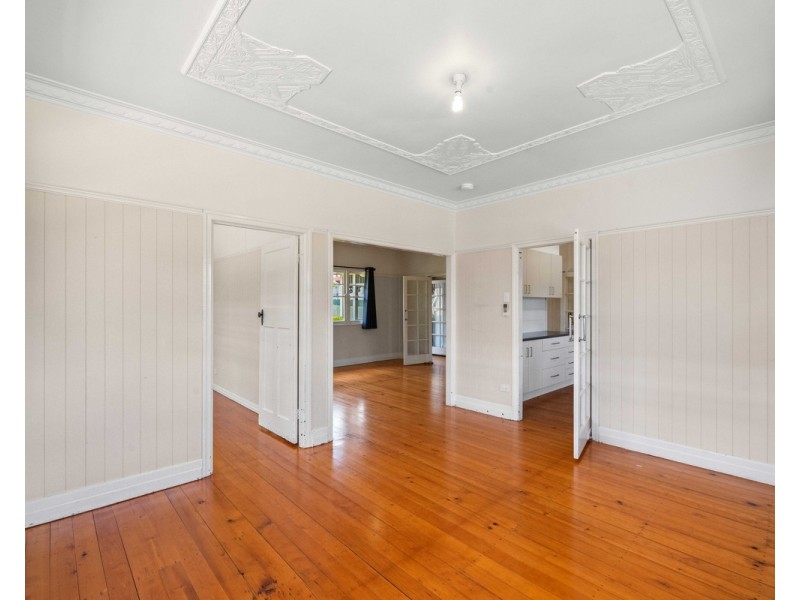 255 Bridge Street, Newtown QLD 4350