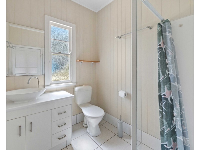 255 Bridge Street, Newtown QLD 4350