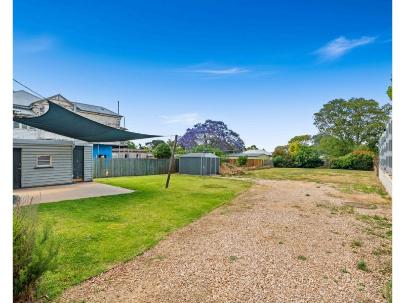 255 Bridge Street, Newtown QLD 4350