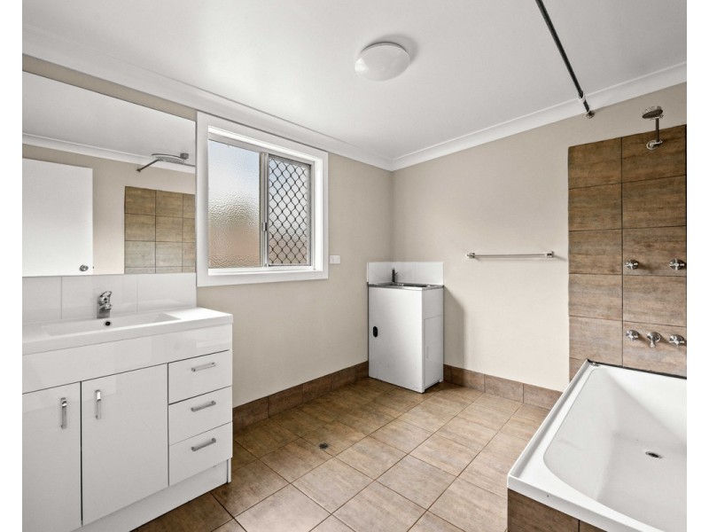 10 Tomkys Street, Rockville QLD 4350