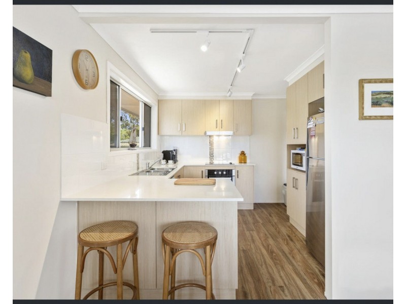 10 Catto Street, Centenary Heights QLD 4350