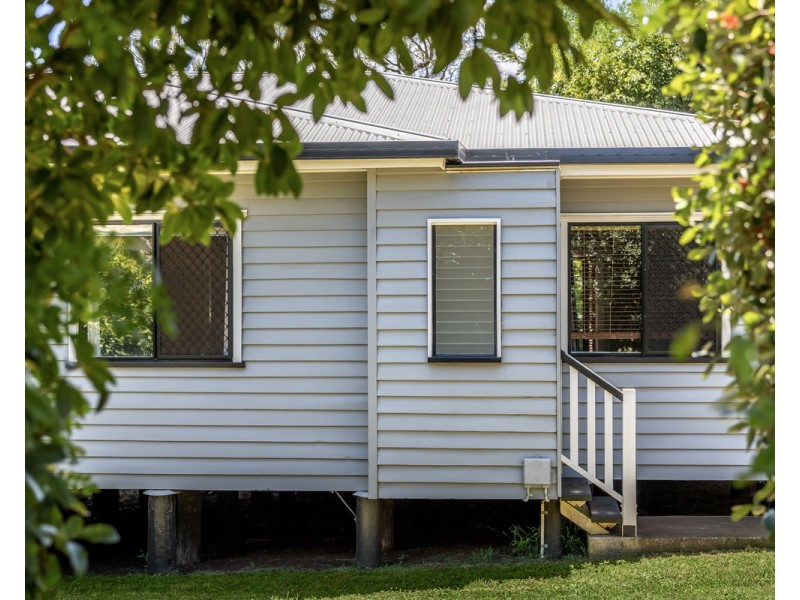 19 Perry Street, Harlaxton QLD 4350