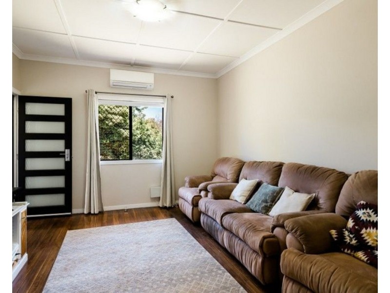 19 Perry Street, Harlaxton QLD 4350