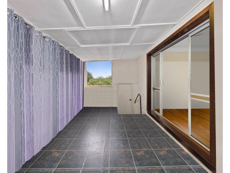 2 Macquarie Street, Centenary Heights QLD 4350