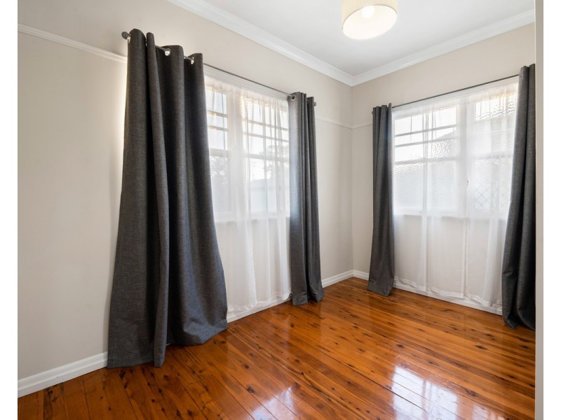 22 Ipswich Street, East Toowoomba QLD 4350