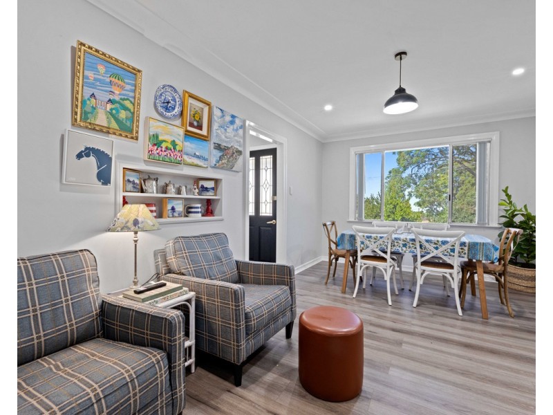 1 Alfred Street, Mount Lofty QLD 4350