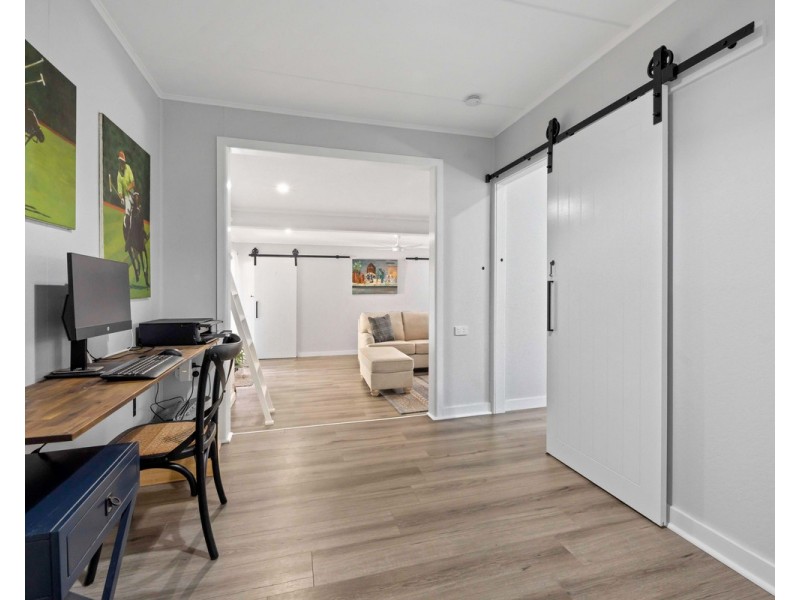 1 Alfred Street, Mount Lofty QLD 4350