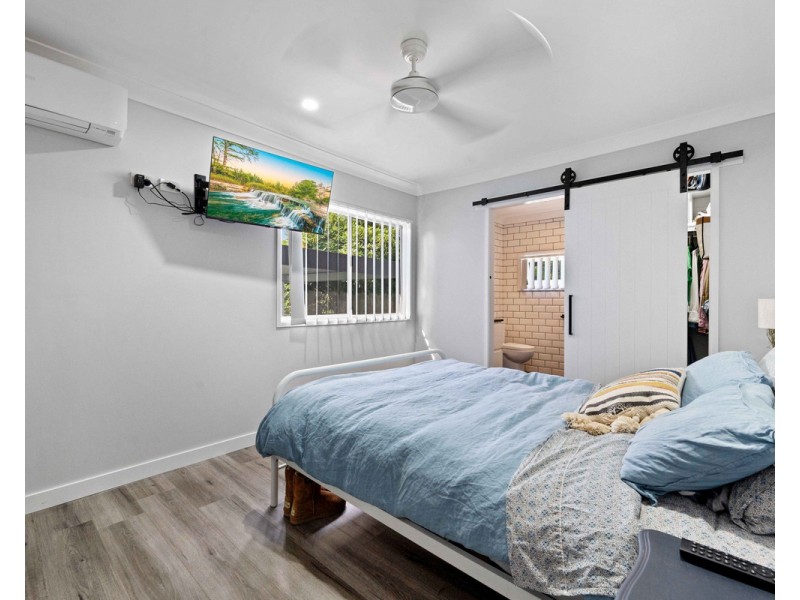 1 Alfred Street, Mount Lofty QLD 4350