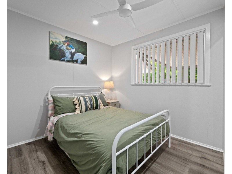 1 Alfred Street, Mount Lofty QLD 4350