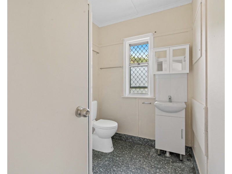 15 Dwyer Street, Harlaxton QLD 4350