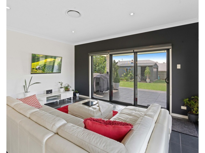 6 Sportsman Drive, Kleinton QLD 4352