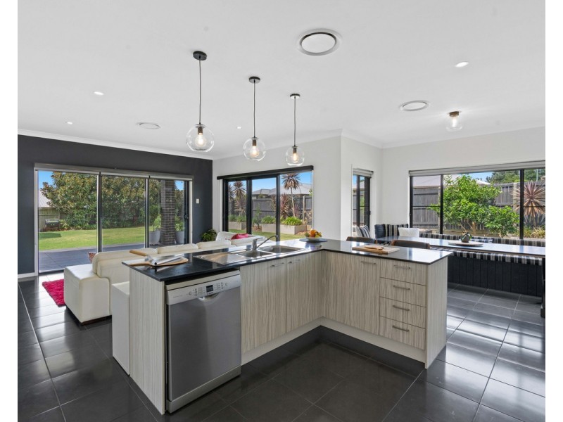 6 Sportsman Drive, Kleinton QLD 4352