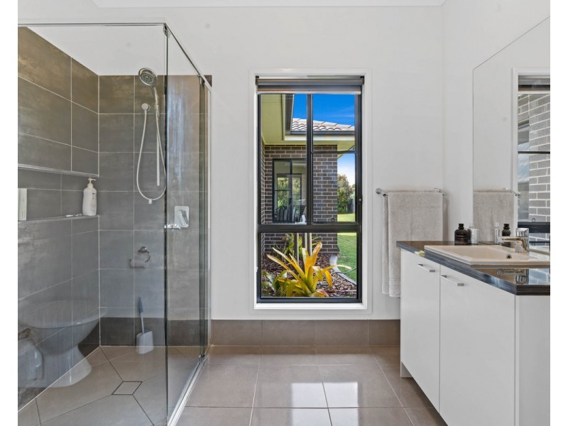 6 Sportsman Drive, Kleinton QLD 4352