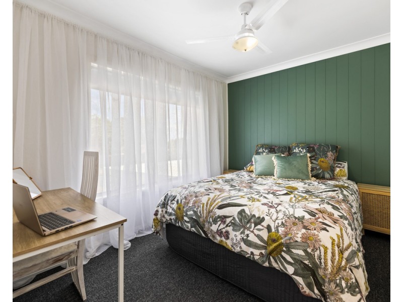 37 North Street, Mount Lofty QLD 4350