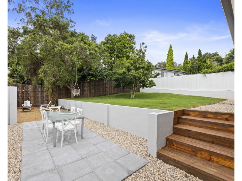 37 North Street, Mount Lofty QLD 4350