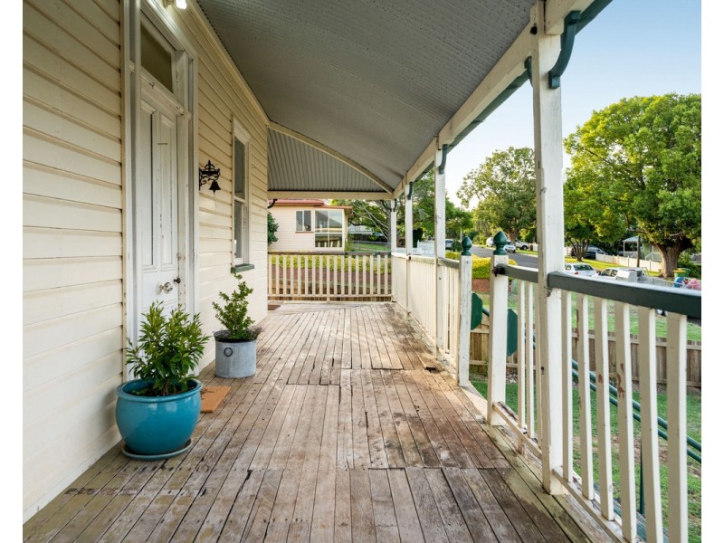 20 Cumming Street, North Toowoomba QLD 4350