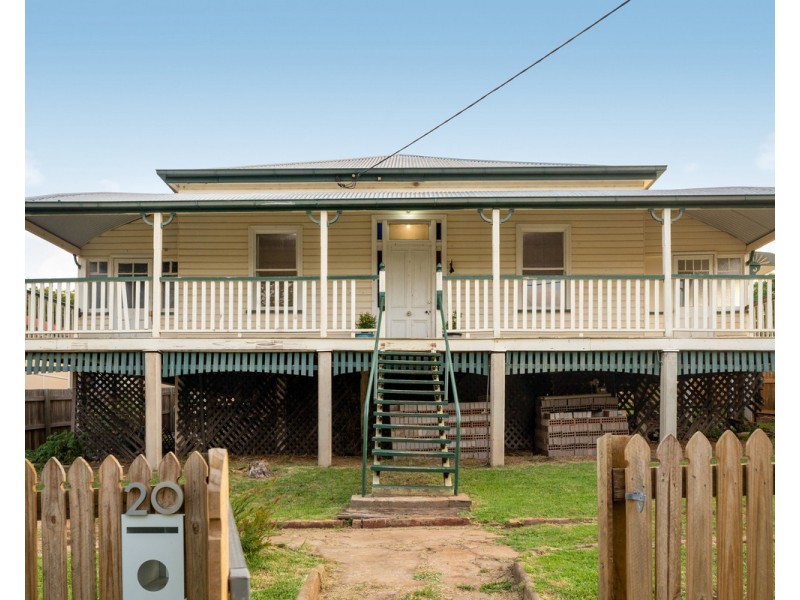 20 Cumming Street, North Toowoomba QLD 4350