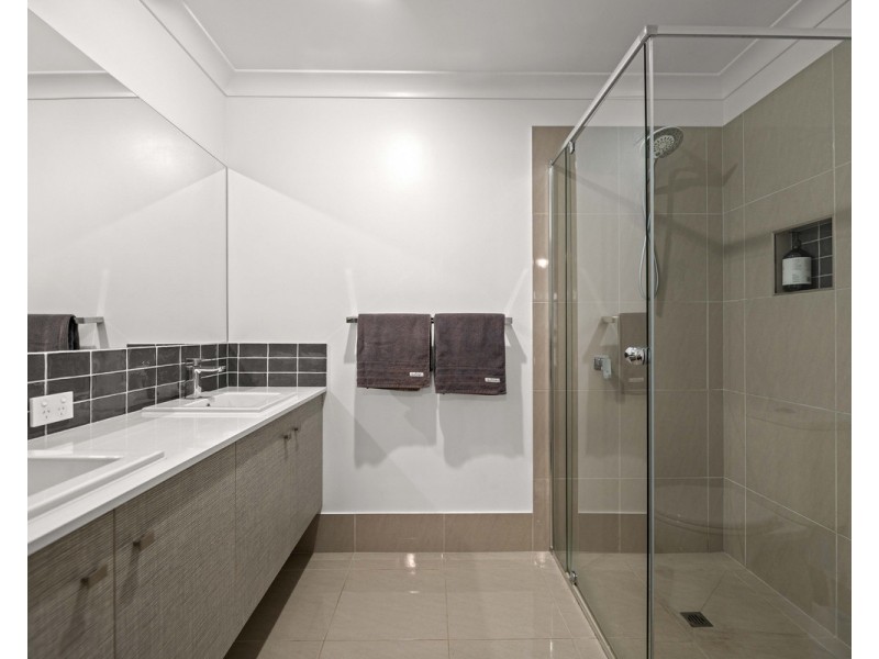 2/188 Kearney Street, Kearneys Spring QLD 4350