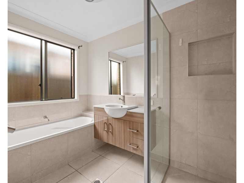 6 Tornio Drive, Kearneys Spring QLD 4350