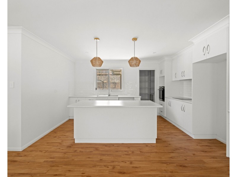 16 Wolff Street, Cotswold Hills QLD 4350