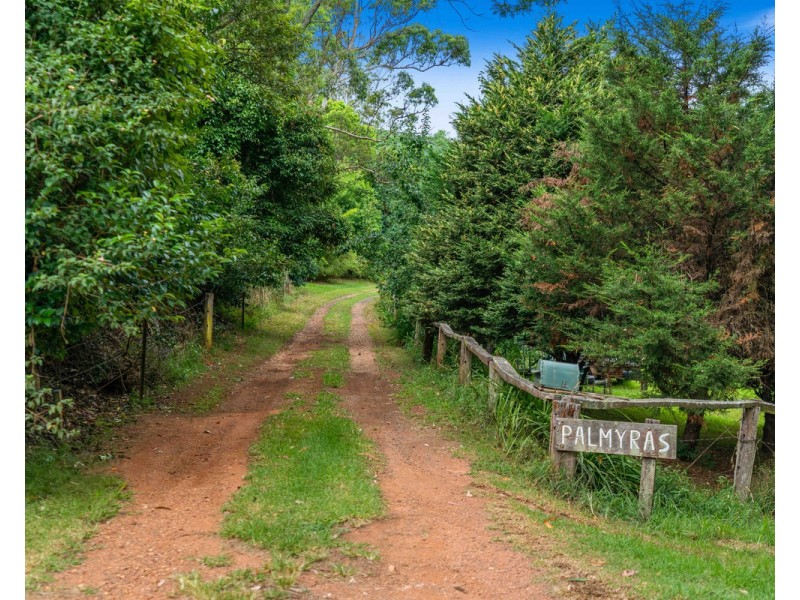 1 Murphy Road, Ravensbourne QLD 4352