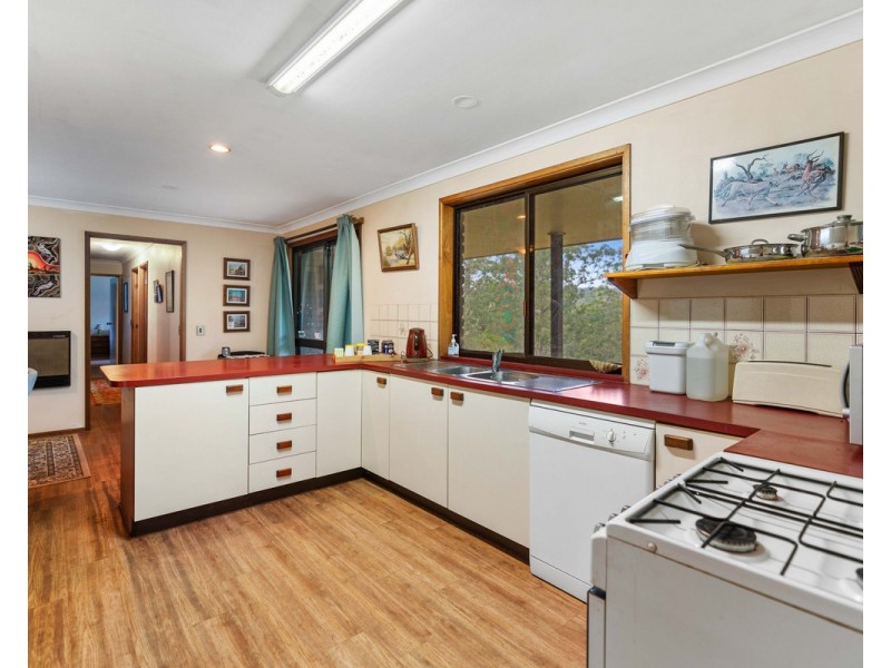 1 Murphy Road, Ravensbourne QLD 4352