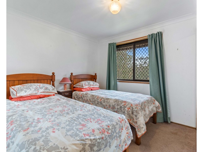 1 Murphy Road, Ravensbourne QLD 4352