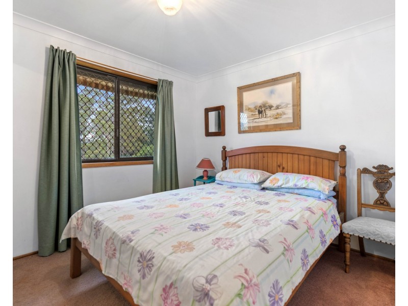 1 Murphy Road, Ravensbourne QLD 4352