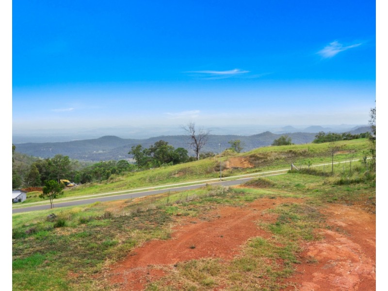 40 Escarpment Avenue, Cabarlah QLD 4352