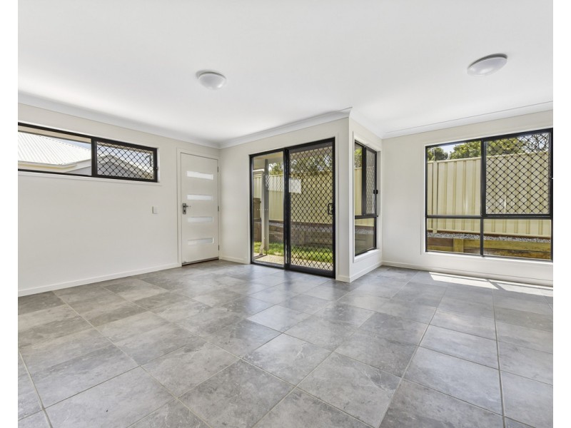 2/2b Waverley Street, North Toowoomba QLD 4350