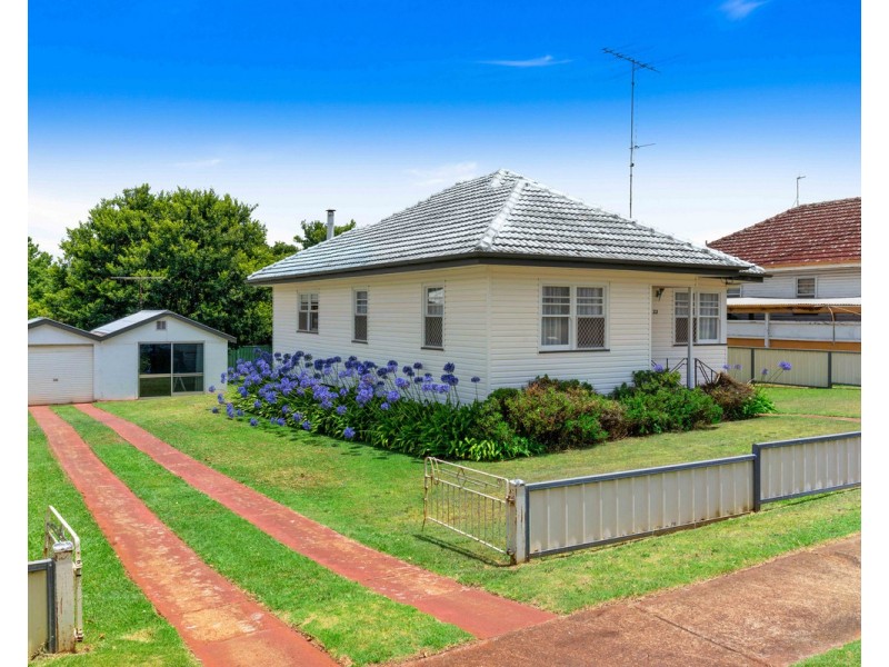 22 Ipswich Street, East Toowoomba QLD 4350