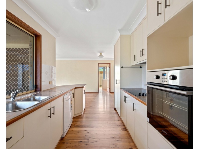 17 Biscay Crescent, Glenvale QLD 4350