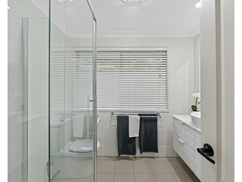 44 Rifle Range Road, Mount Lofty QLD 4350