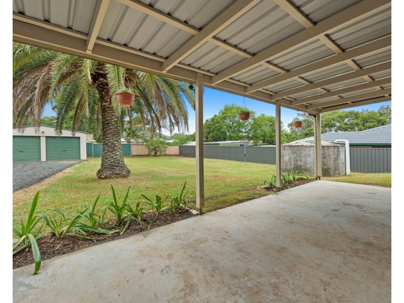 8 East Street, Kingsthorpe QLD 4400