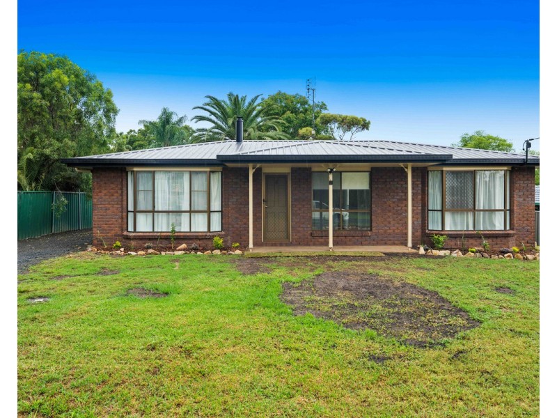 8 East Street, Kingsthorpe QLD 4400