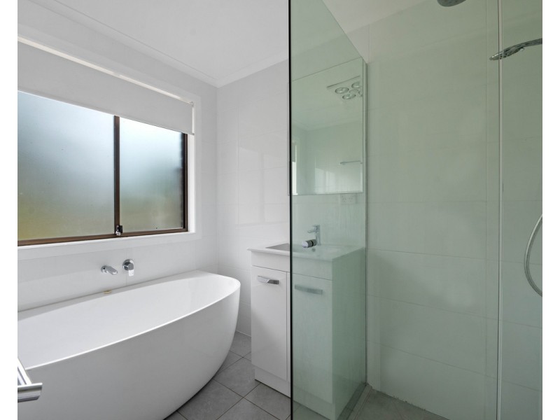 8 East Street, Kingsthorpe QLD 4400